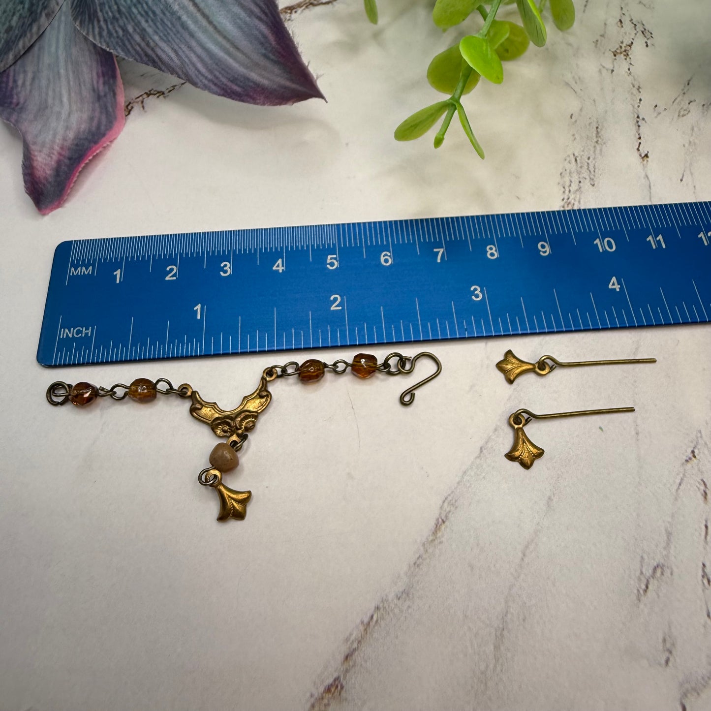 Brown Glass Gold Dangle Design Doll Necklace • 10-12 Inch Fashion 1:6 Doll Jewelry