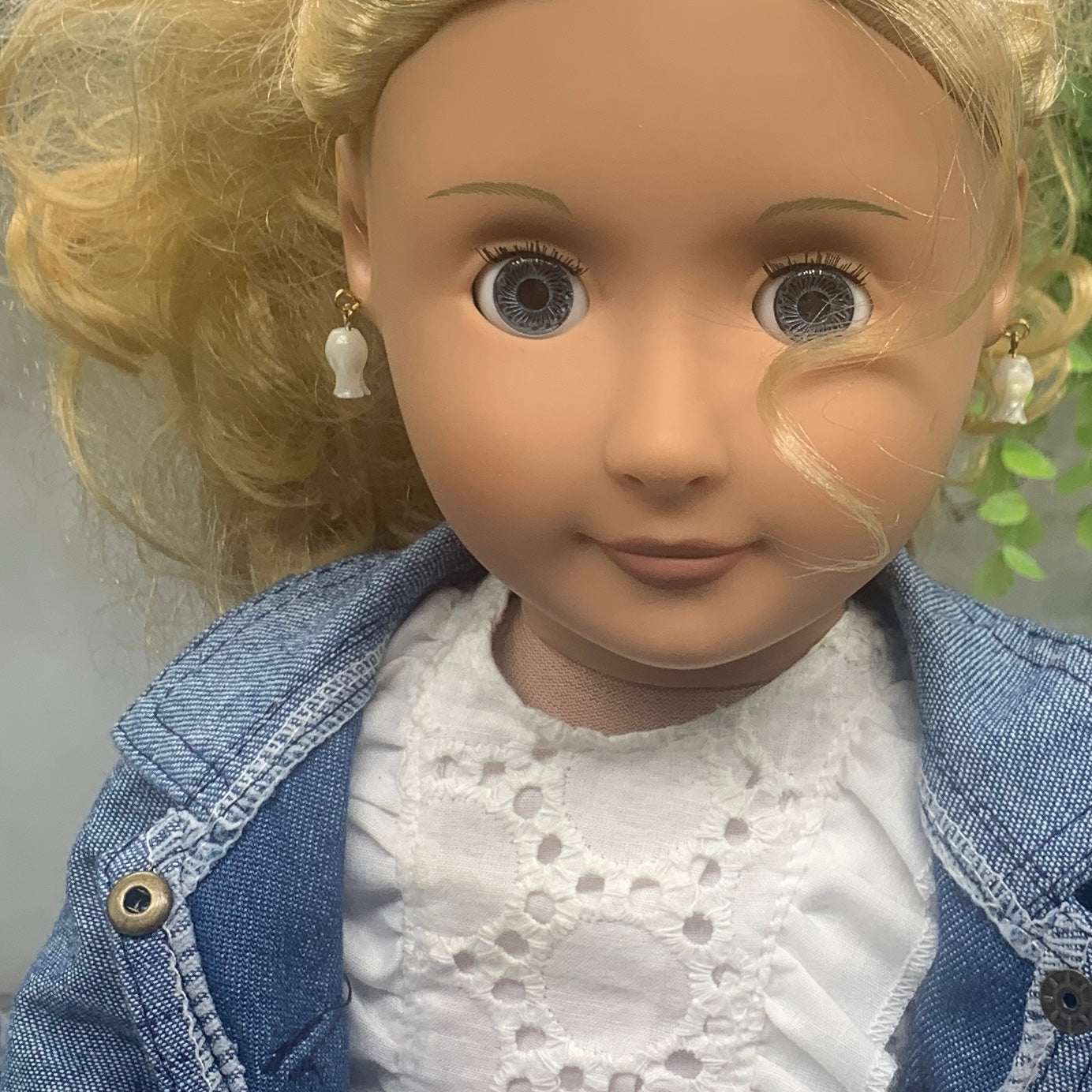 Pearly Tulip Shaped Dangle Doll Earrings • 18 Inch Fashion Doll Jewelry