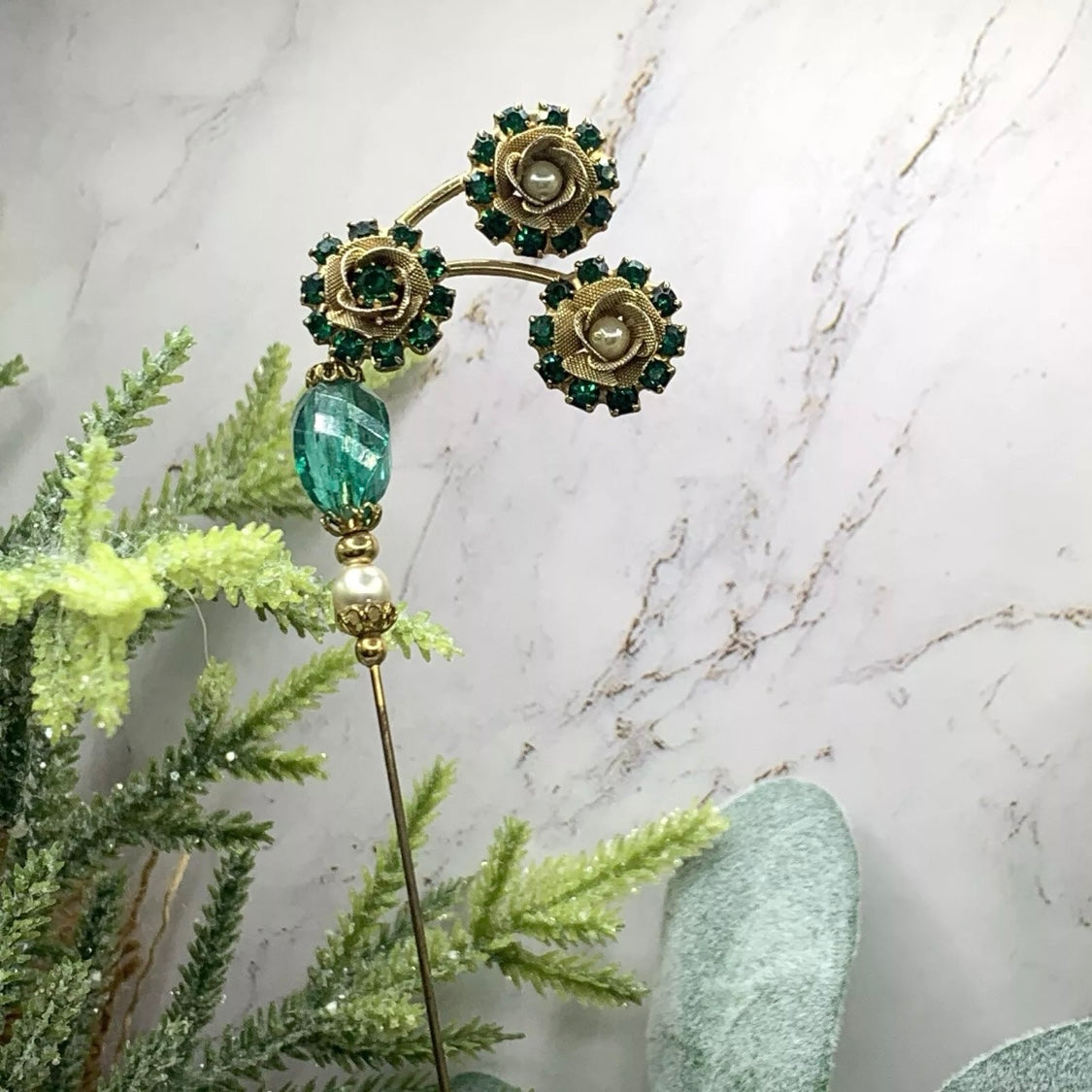 Green Glass Rhinestone Gold Tone Flower Design Pearl Accents - 9.25” • Hatpin