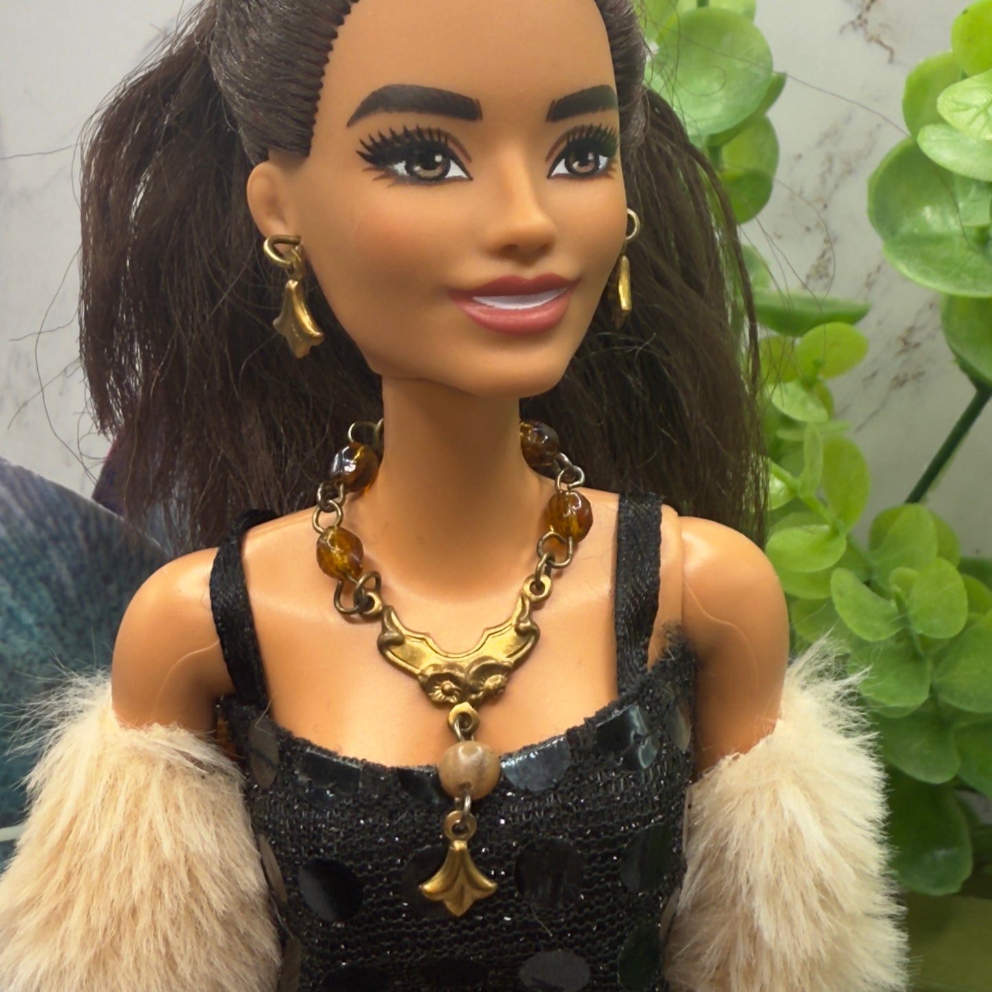 Brown Glass Gold Dangle Design Doll Necklace • 10-12 Inch Fashion 1:6 Doll Jewelry