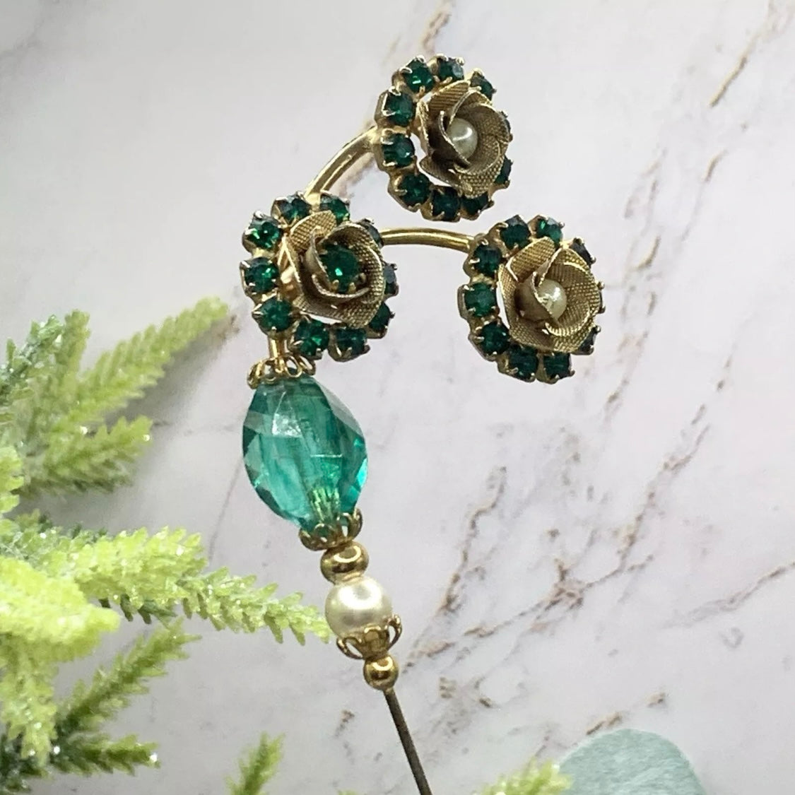 Green Glass Rhinestone Gold Tone Flower Design Pearl Accents - 9.25” • Hatpin