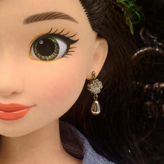 Silver Pewter Daisy Flower Teardrop Doll Earrings • 18 Inch Fashion Doll Jewelry