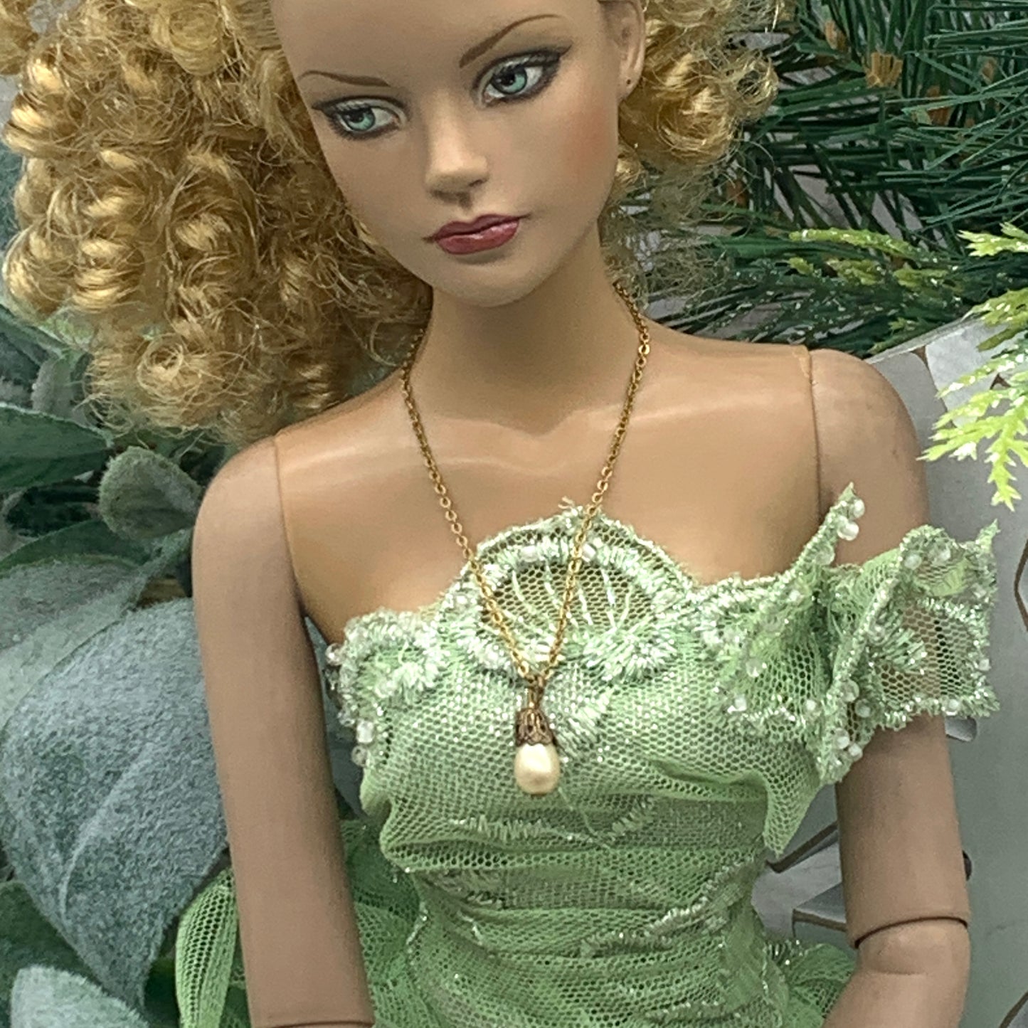 Pearl Drop Pendant Antique Gold Tone Doll Necklace • 16 Inch Fashion Doll