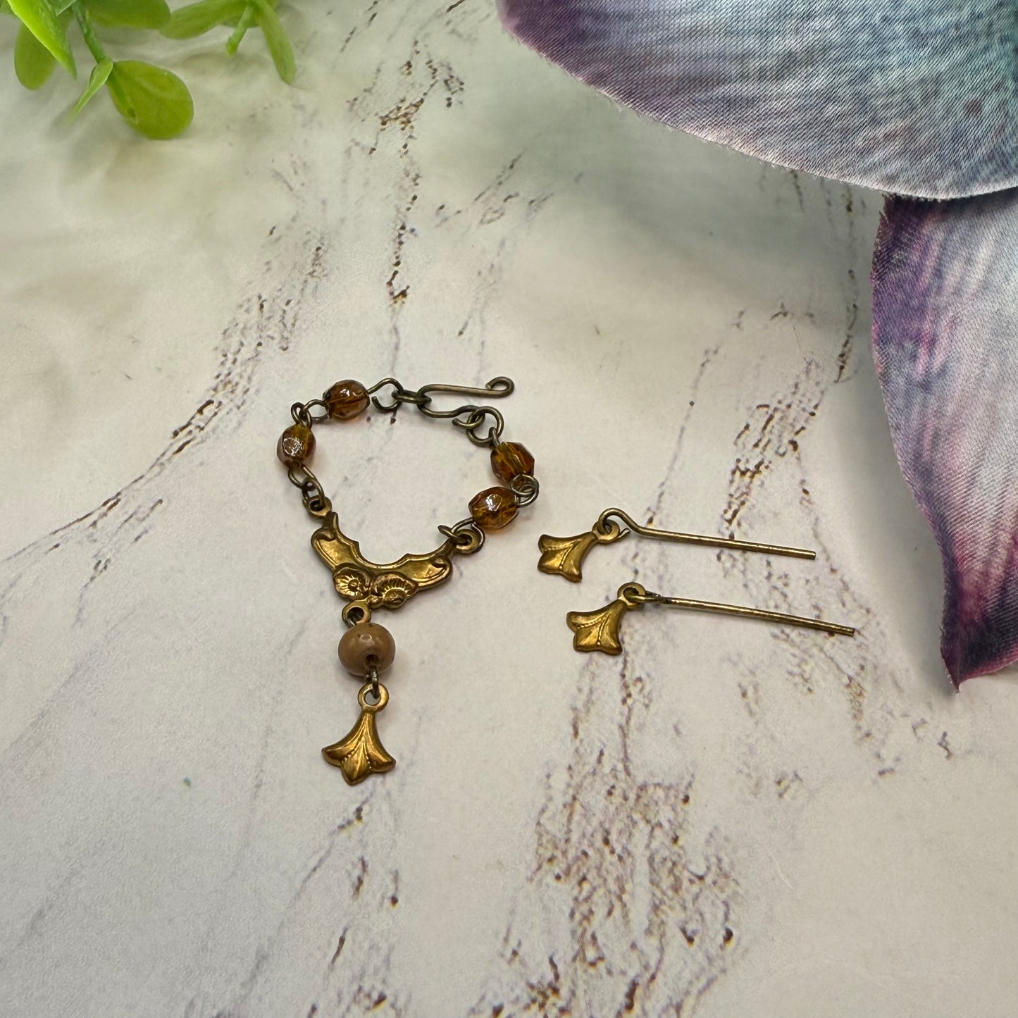 Brown Glass Gold Dangle Design Doll Necklace • 10-12 Inch Fashion 1:6 Doll Jewelry