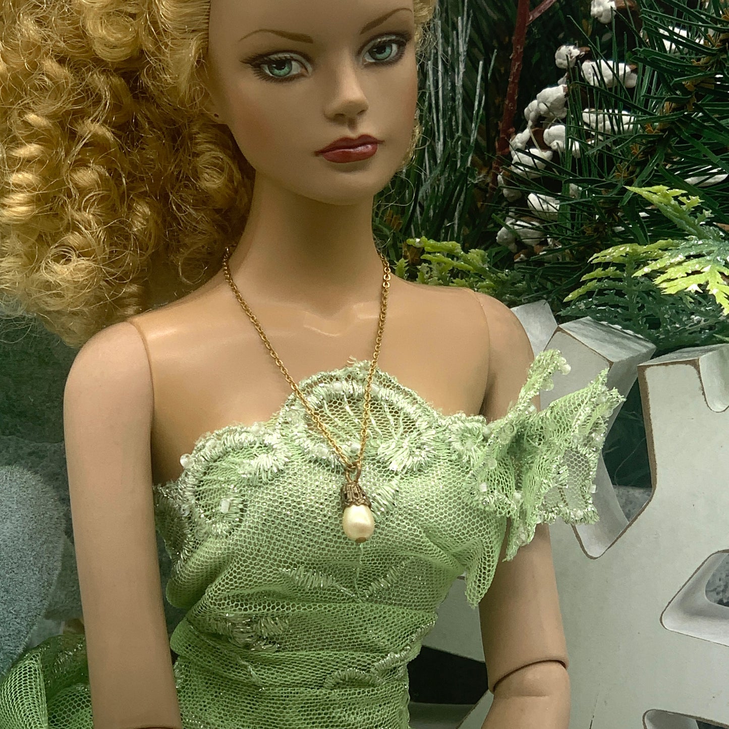 Pearl Drop Pendant Antique Gold Tone Doll Necklace • 16 Inch Fashion Doll
