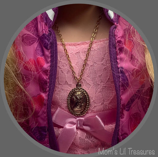Gold Tone Cameo Pendant Doll Necklace • 18 Inch Fashion Doll Jewelry