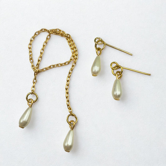 Teardrop Pearl Gold Chain Wrap Doll Necklace / Belt & Earrings
• 10-12 Inch Fashion Doll Jewelry 1:6