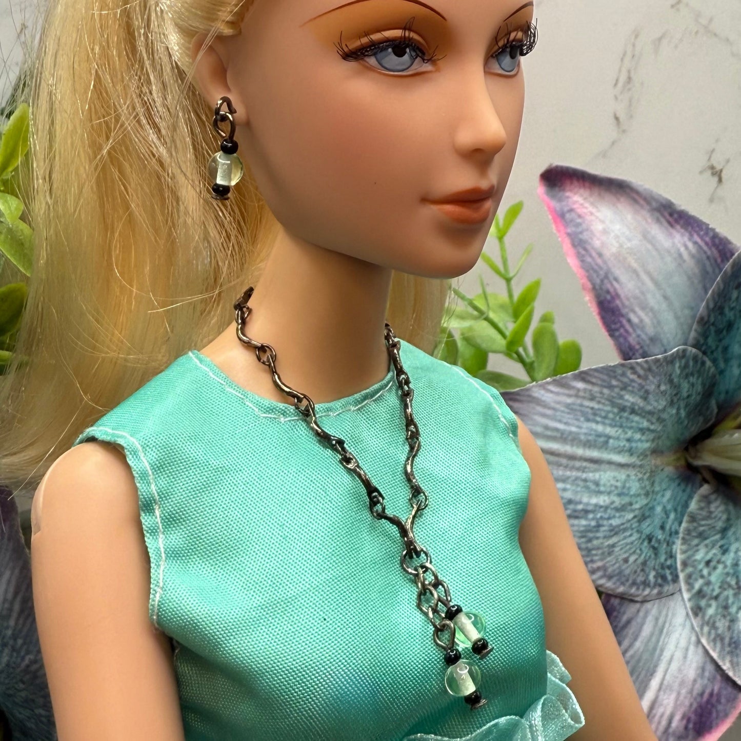 Light Green Glass Black Tone Chain Wrap Foll Necklace • 16 Inch Fashion Doll Jewelry