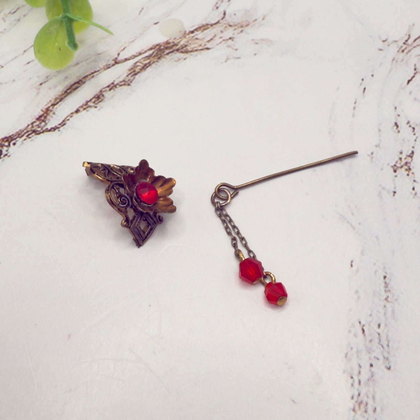 Red Rhinestone Crystal Dangles Bronze Brass Tone Metal Filigree Flower Design Doll Hair Stick • 14-18” Fashion Dolls • Doll Hair Accessories da