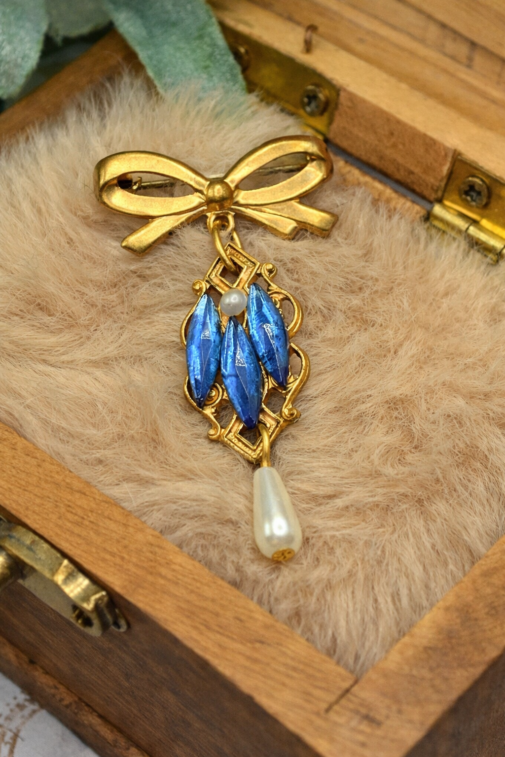 Gold Tone Pin Blue Rhinestone and Pearl Dangle Accent • Doll Brooch