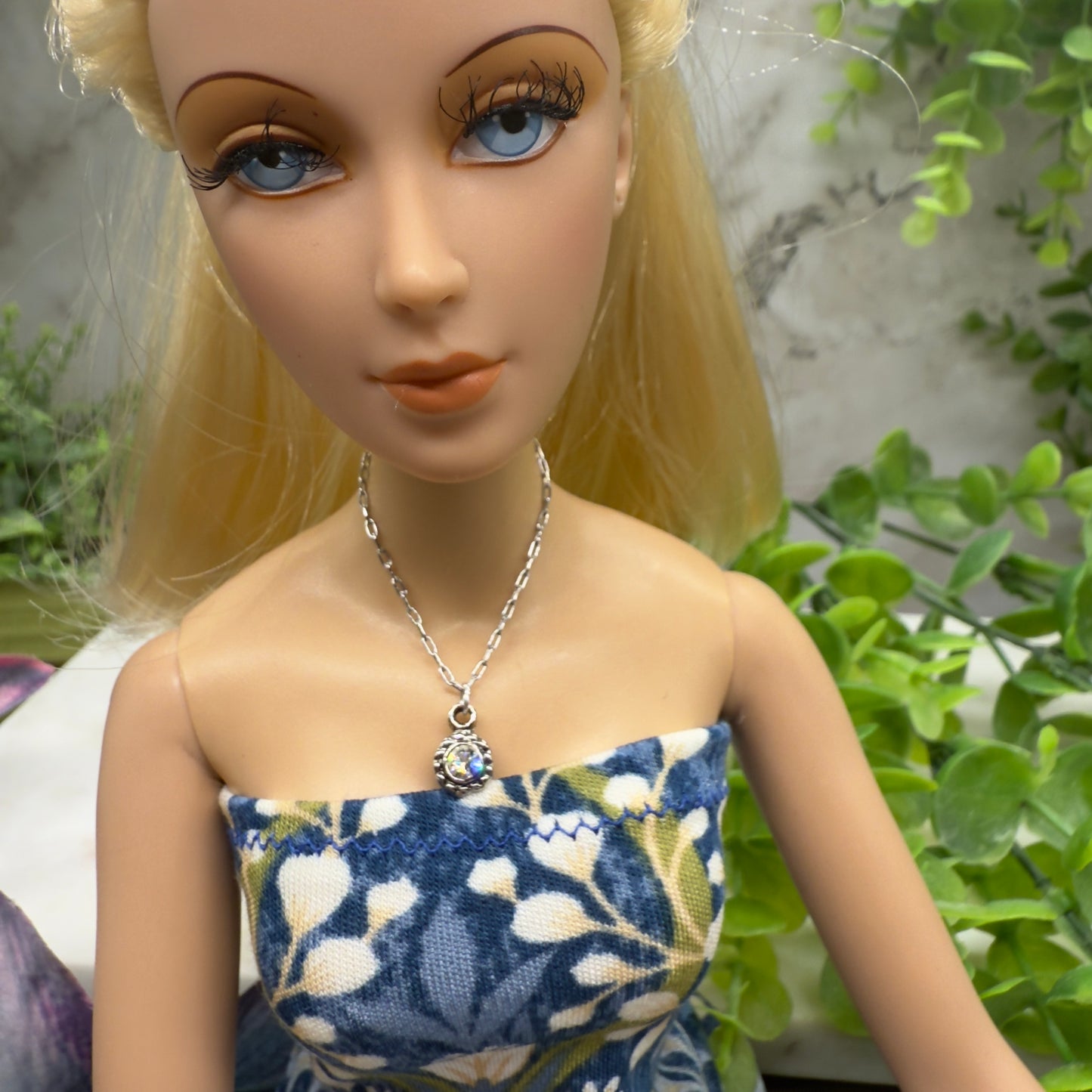 Round Clear Rhinestone Pendant Silver Chain Doll Necklace