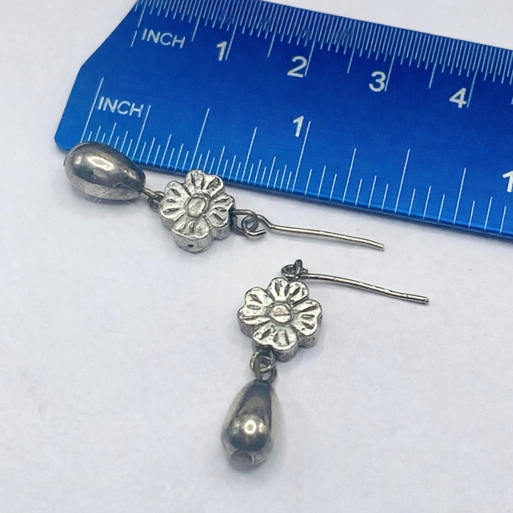 Silver Pewter Daisy Flower Teardrop Doll Earrings • 18 Inch Fashion Doll Jewelry