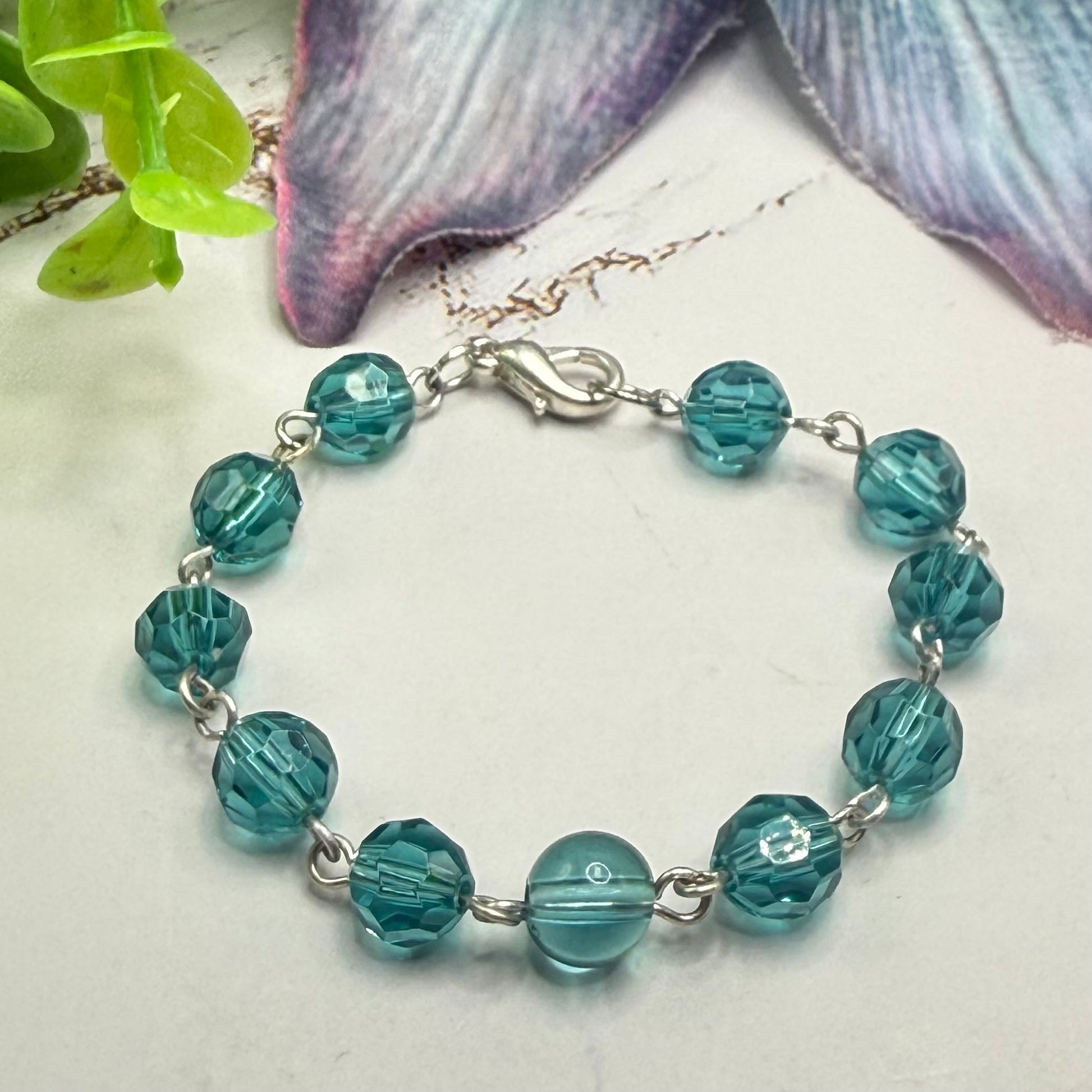 ✨Handmade Jewelry Designed to fit popular 17 to 20 cm (6 to 7 inch) Plushie Labubu Monster Dolls: add a stylish touch to your favorite plushie! ✨

Acrylic Faceted Crystal Turquoise Blue Beaded Link Necklace