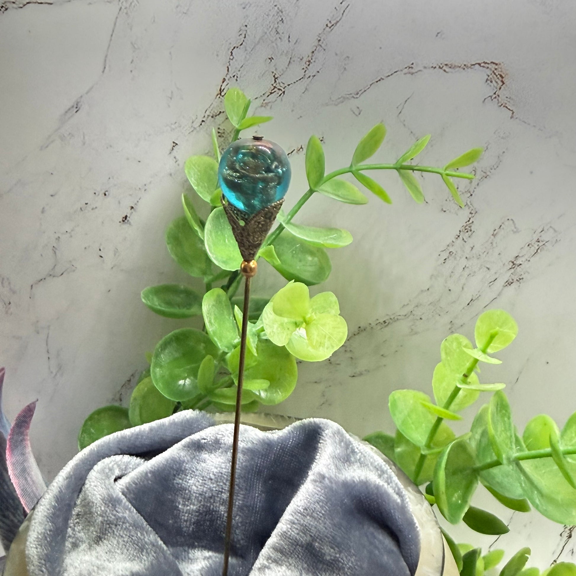✨ Handmade Vintage-Inspired Hatpin | Stick Pin | Hat Accessory | Sweater & Hijab Pin | Decorative Jewelry Gift for Her ✨

Vintage-Style Aqua Blue Glass Embedded Metallic Flecks Filigree Cone Base Hatpin - 6 inch