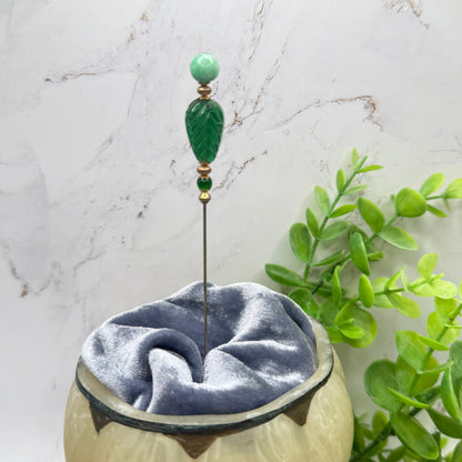 ✨ Handmade Vintage-Inspired Hatpin | Stick Pin | Hat Accessory | Sweater & Hijab Pin | Decorative Jewelry Gift for Her ✨

Art Deco Style Green Glass Leaf Design -Mottled Light Green Round Top Finial Hatpin - 6 Inch