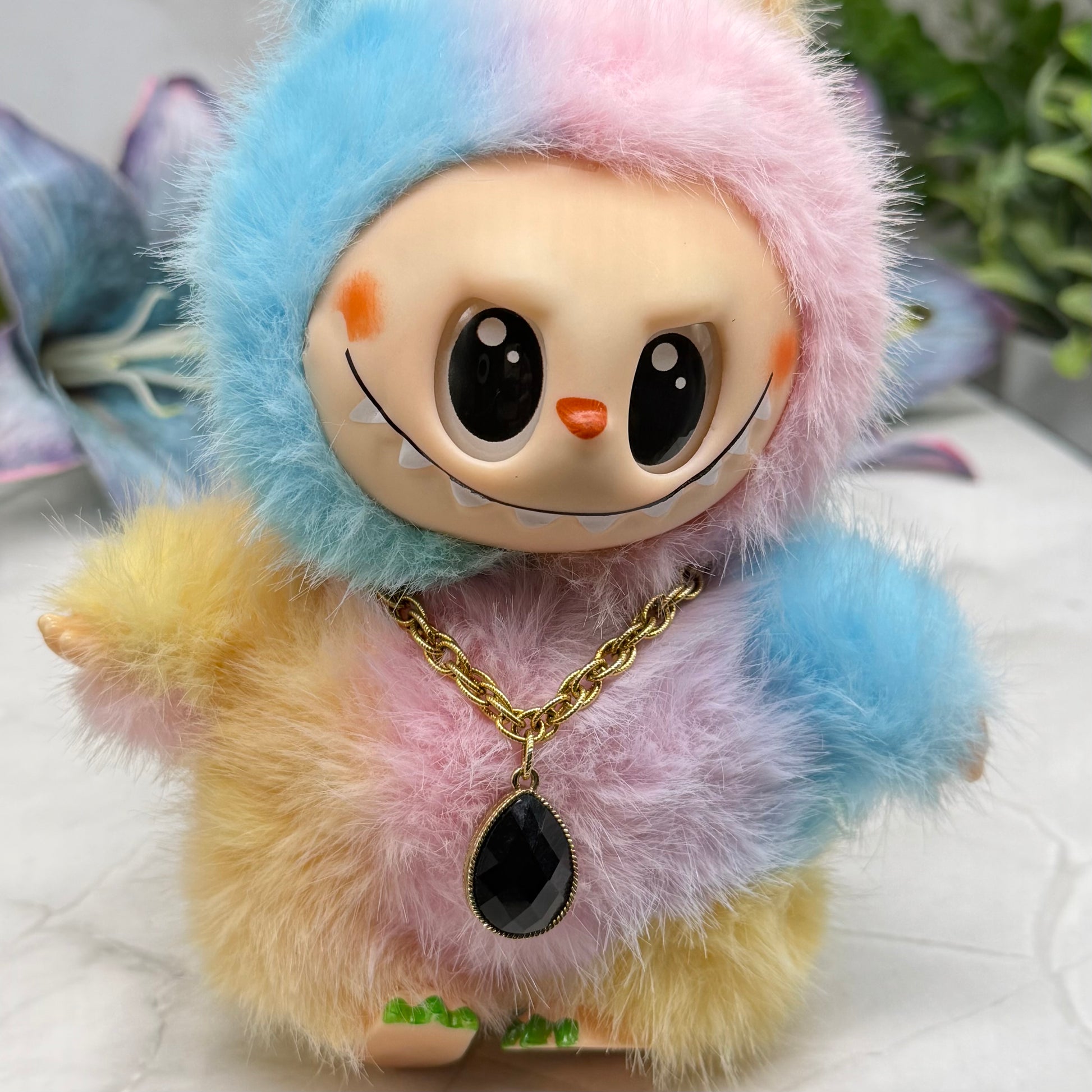 ✨Handmade Jewelry Designed to fit popular 17 to 20 cm (6 to 7 inch) Plushie Labubu Monster Dolls: add a stylish touch to your favorite plushie! ✨

Black Faceted Teardrop Pendant Gold Curb Chain Necklace