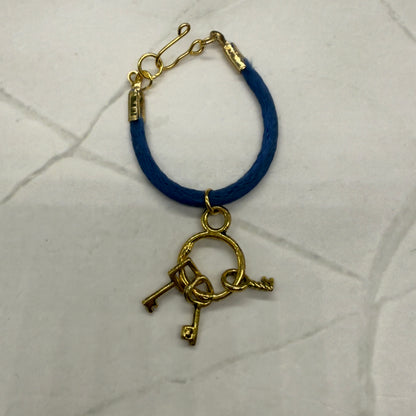 ✨ Handmade Doll Jewelry Designed to Fit popular 14 Inch Fashion Dolls: add a stylish touch to your favorite doll!✨

Blue Fabric Cord Doll Necklace with Gold tone Keys Pendant charm. The necklace cord measures 3-7/8 inches in length. 