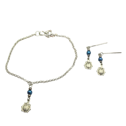 ✨ Handmade Doll Jewelry Designed to Fit popular 18 Inch Fashion Dolls: add a stylish touch to your favorite doll ✨

Blue Pearl Silver Ladybug Charm Doll Necklace & Earrings Set
