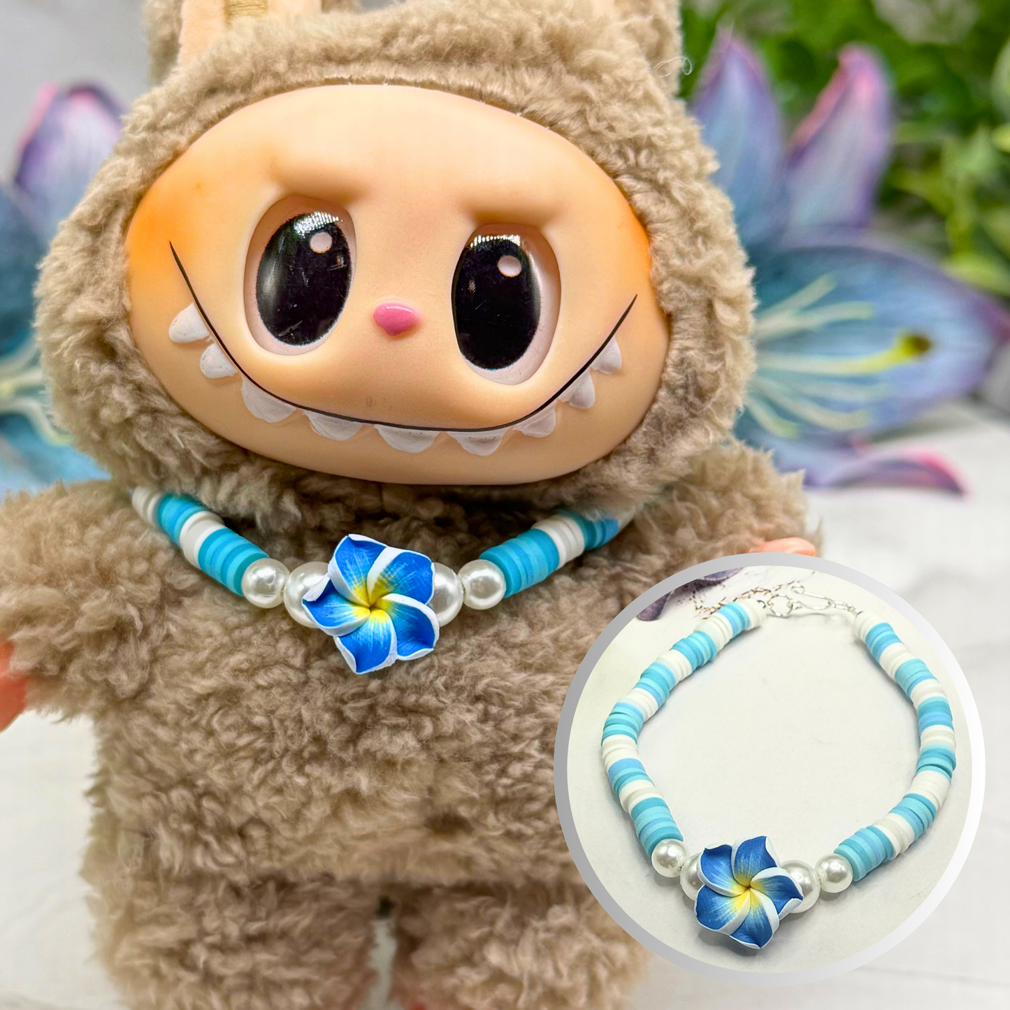 ✨Handmade Jewelry Designed to fit popular 17 to 20 cm (6 to 7 inch) Plushie Labubu Monster Dolls: add a stylish touch to your favorite plushie! ✨

Blue Plumeria Hawaiian Flower Acrylic Beaded Necklace