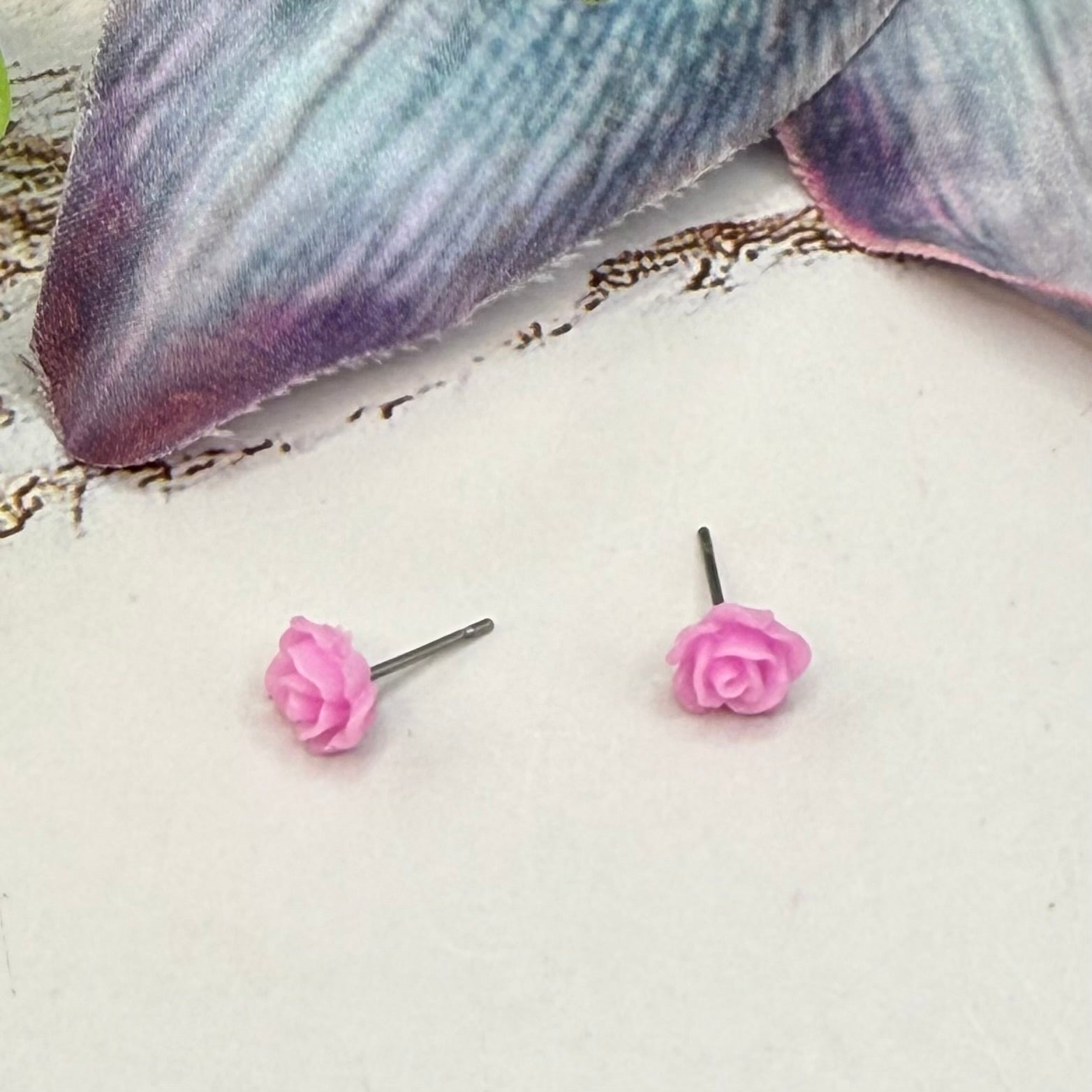 ✨ Handmade Doll Jewelry Designed to Fit popular 18 Inch Fashion Dolls: add a stylish touch to your favorite doll ✨

Bright Pink Rose Flower Post Doll Earrings