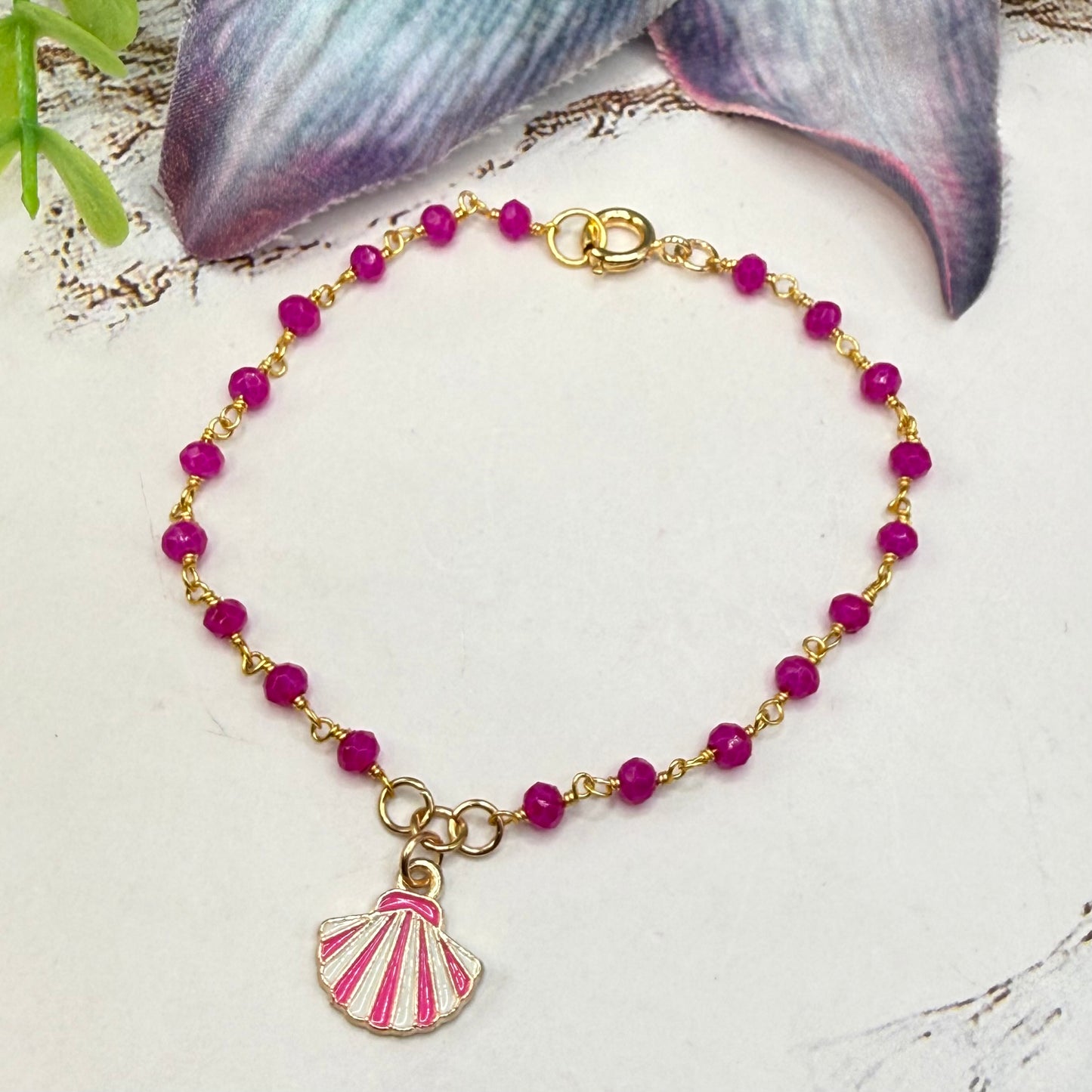 ✨Handmade Doll Jewelry Designed to Fit popular 18 Inch Fashion Dolls: add a little “Summer Fun ☀️ Beachy Style 🏝️” to your favorite doll!✨

Bright Pink White Seashell Charm Pink Glass Crystal Beaded Doll Necklace