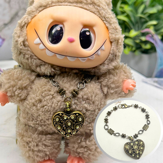 ✨Handmade Jewelry Designed to fit popular 17 to 20 cm (6 to 7 inch) Plushie Labubu Monster Dolls: add a stylish touch to your favorite plushie! ✨

Bronze Brass Heart Charm Rhinestone Accent Link Chain Necklace