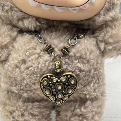 ✨Handmade Jewelry Designed to fit popular 17 to 20 cm (6 to 7 inch) Plushie Labubu Monster Dolls: add a stylish touch to your favorite plushie! ✨

Bronze Brass Heart Charm Rhinestone Accent Link Chain Necklace