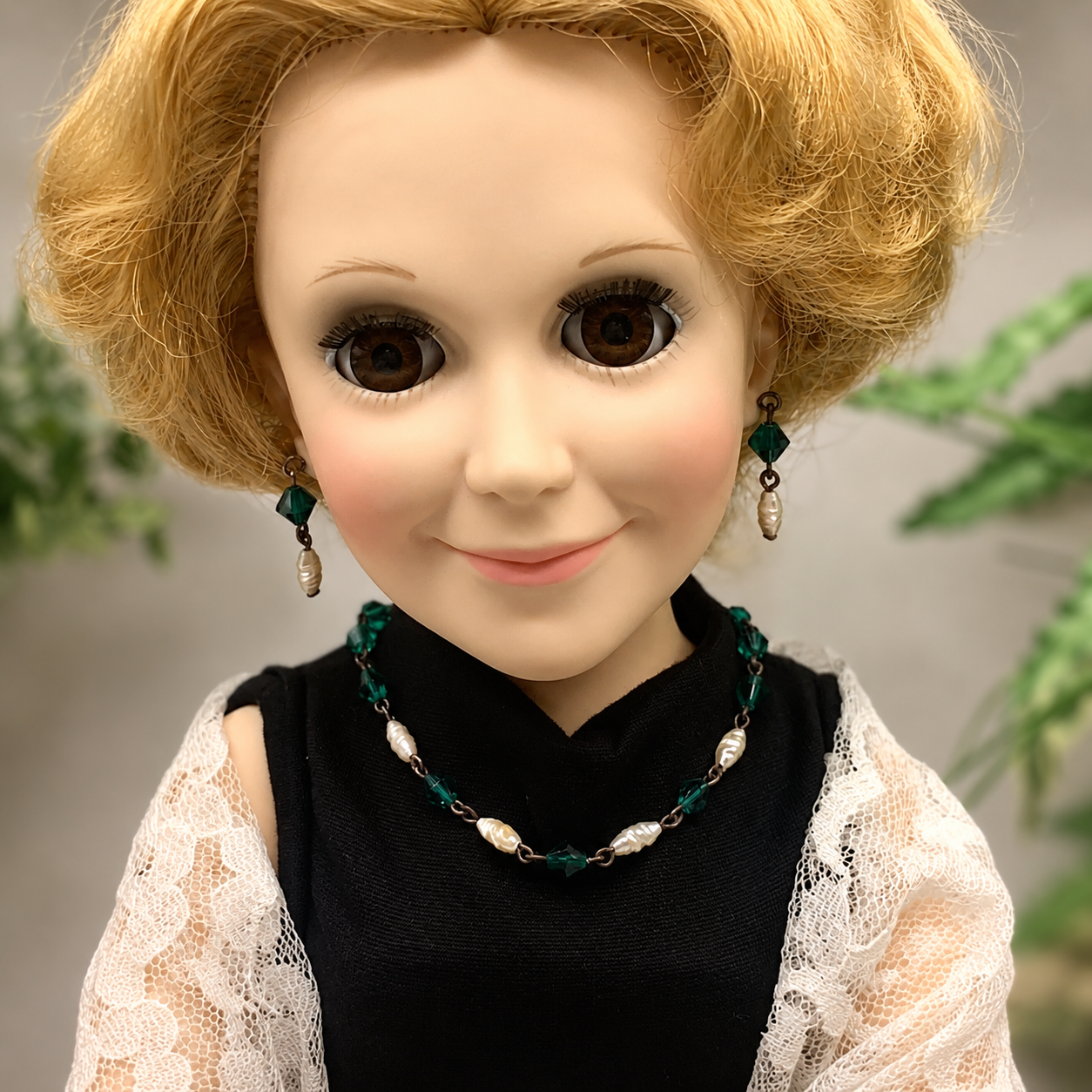 Green Glass Crystal Pearl Necklace Earring Set • 18-22 Inch Doll Jewelry