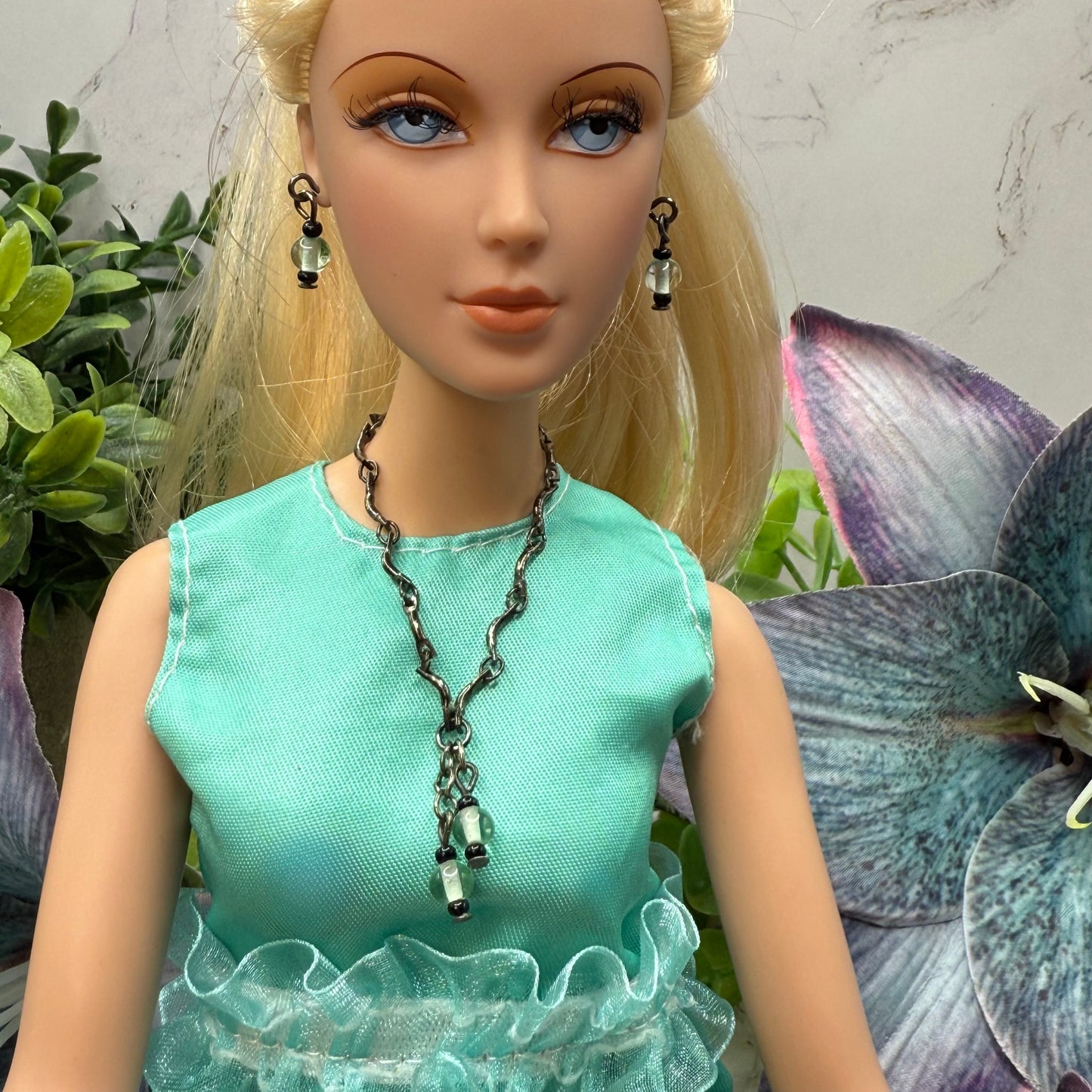 Light Green Glass Black Tone Chain Wrap Foll Necklace • 16 Inch Fashion Doll Jewelry