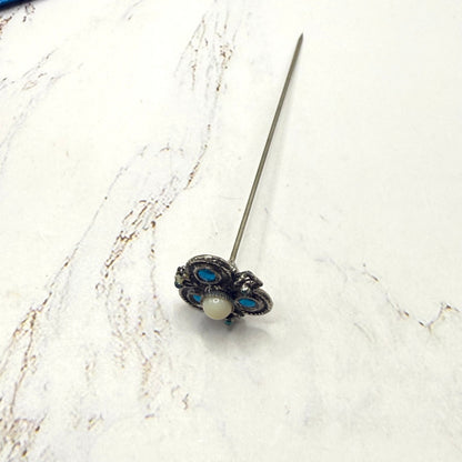 ✨ Handmade Vintage-Inspired Hatpin | Stick Pin | Hat Accessory | Sweater & Hijab Pin | Decorative Jewelry Gift for Her ✨

Celtic Clover Shaped Metal Topper with White Glass Cabochon Center Vibrant bright blue enamel accents - 3 Inch Hatpin