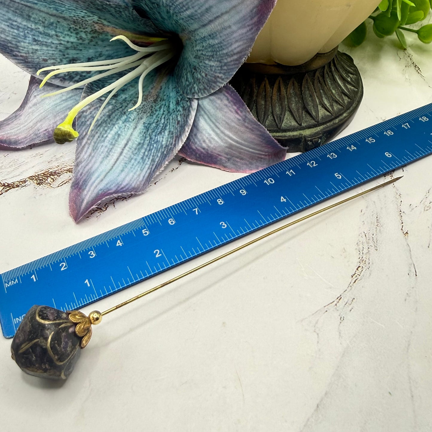 ✨Handmade Vintage-Inspired Hatpin | Stick Pin | Hat Accessory | Sweater & Hijab Pin | Decorative Jewelry Gift for Her ✨

Deep Purple Gold Tone Contour Lines Painted Metal Floral Bud Shape Gold Tone Accents - 6 Inch