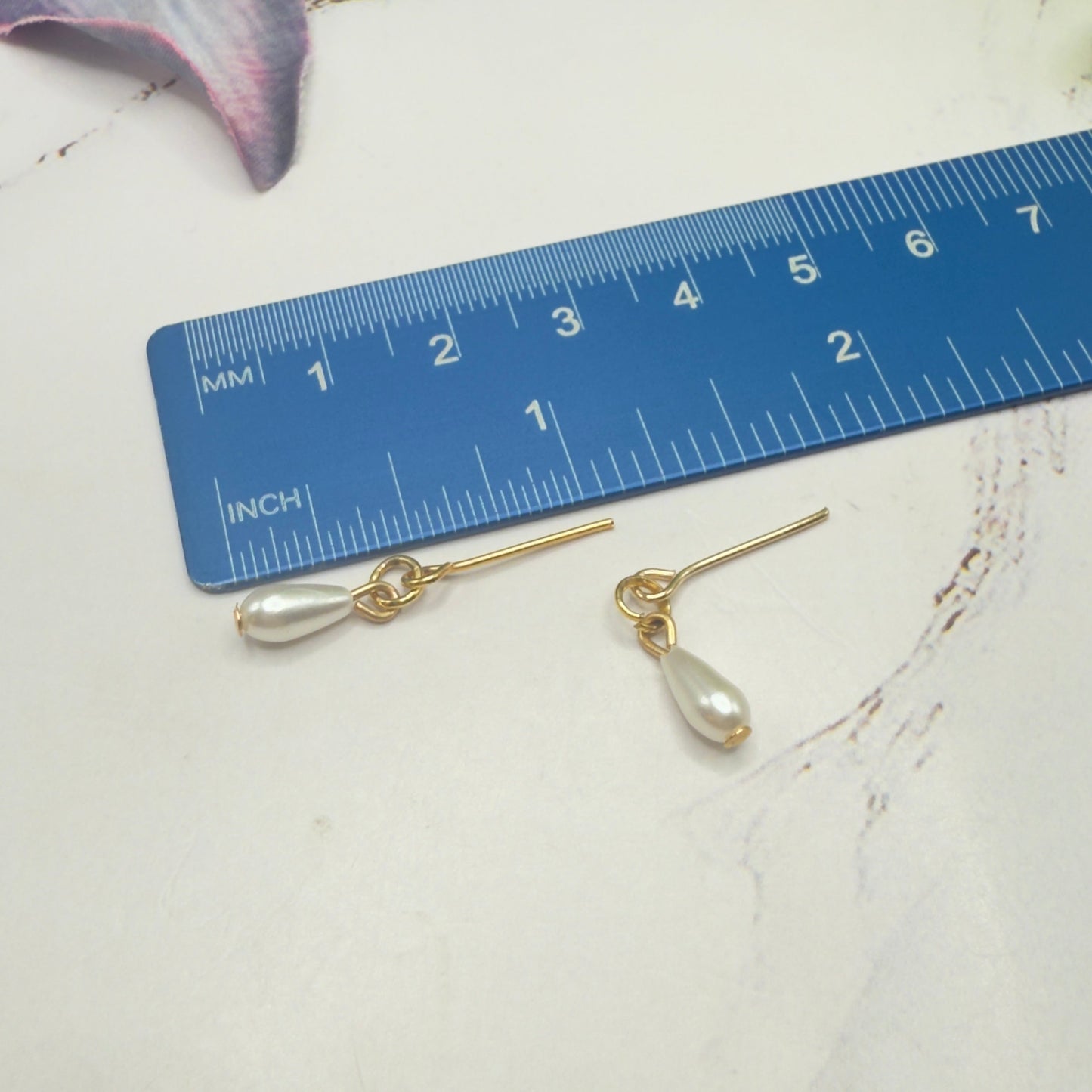 Teardrop Pearl Gold Chain Wrap Doll Necklace / Belt & Earrings
• 10-12 Inch Fashion Doll Jewelry 1:6