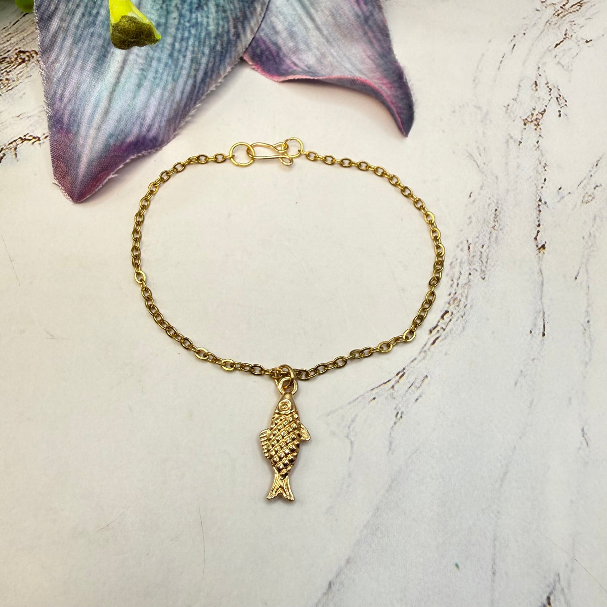 ✨ Handmade Doll Jewelry Designed to Fit popular 18 Inch Fashion Dolls: add a stylish touch to your favorite doll ✨

Fish Charm Gold Chain Doll Necklace
