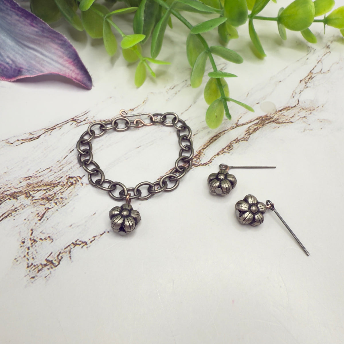 ✨ Handmade Doll Jewelry Designed to Fit popular 14 Inch Fashion Dolls: add a stylish touch to your favorite doll!✨

Flower Dangle Gunmetal Dark Silver Doll Necklace & Earrings Set