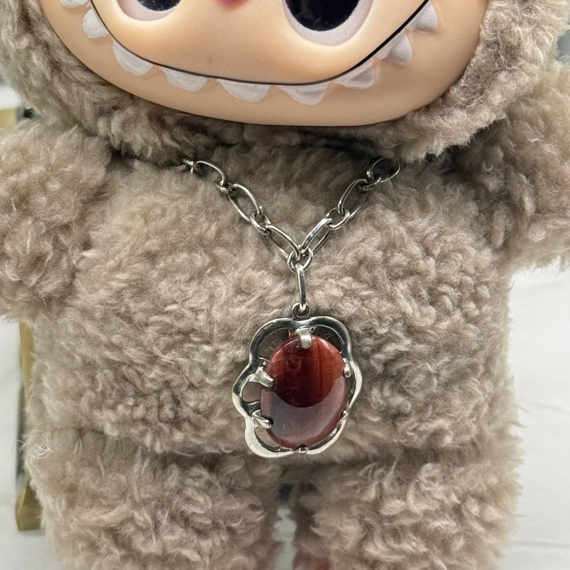 ✨Handmade Jewelry Designed to fit popular 17 to 20 cm (6 to 7 inch) Plushie Labubu Monster Dolls: add a stylish touch to your favorite plushie! ✨

Flower Shape Brown Glass Silver Pendant Chain Necklace