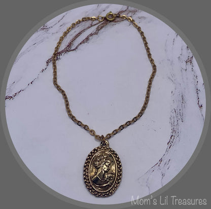 Gold Tone Cameo Pendant Doll Necklace • 18 Inch Fashion Doll Jewelry