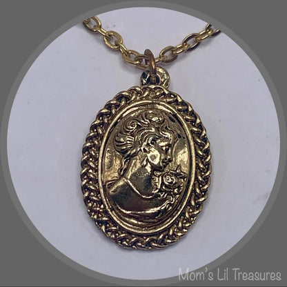Gold Tone Cameo Pendant Doll Necklace • 18 Inch Fashion Doll Jewelry