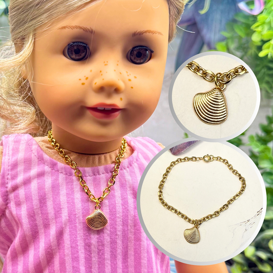 ✨Handmade Doll Jewelry Designed to Fit popular 18 Inch Fashion Dolls: add a little “Summer Fun ☀️ Beachy Style 🏝️” to your favorite doll!✨

Gold Chain Clamshell Charm Beach Style Doll Necklace
