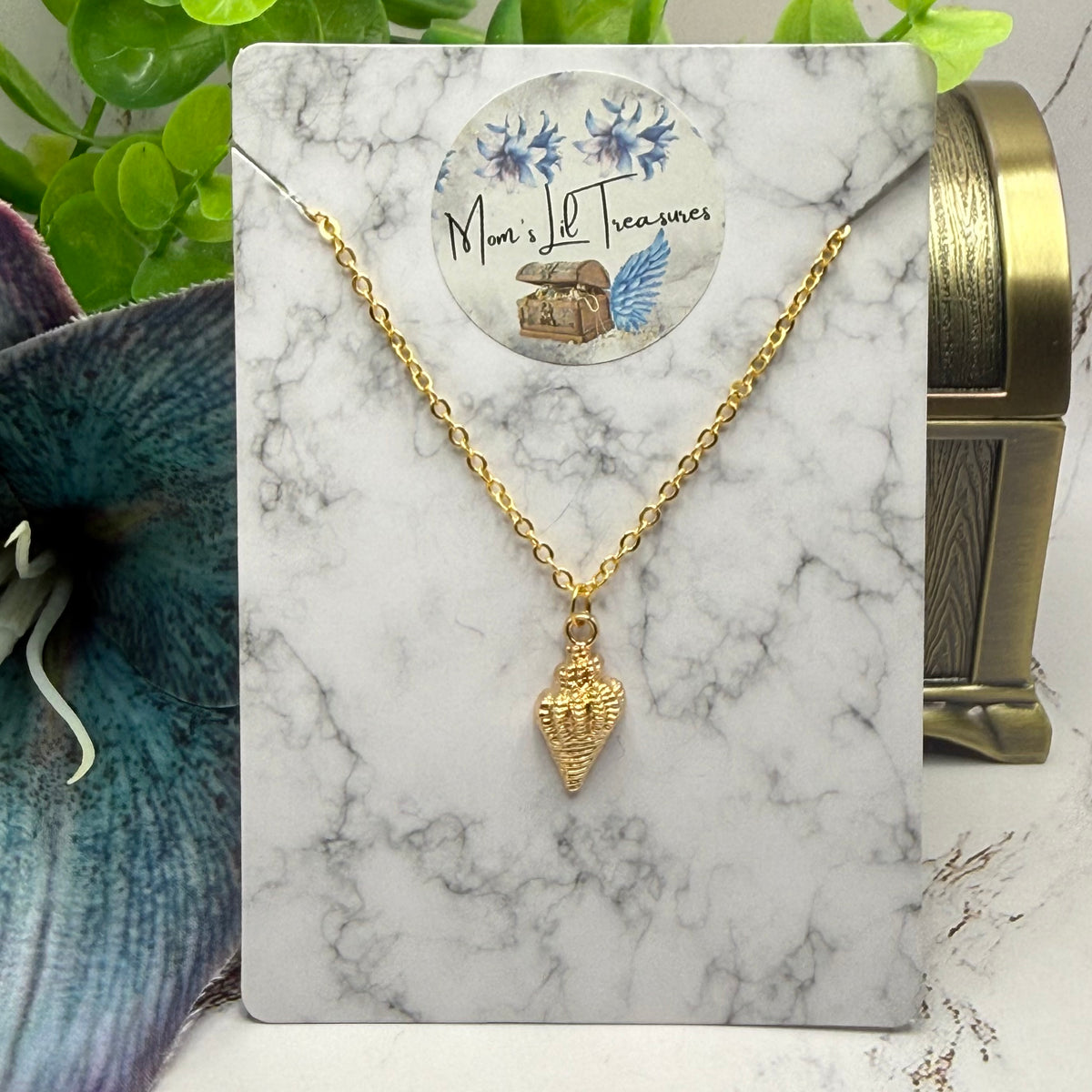 ✨ Handmade Doll Jewelry Designed to Fit popular 18 Inch Fashion Dolls: add a stylish touch to your favorite doll ✨

Gold Conch Shell Beach Charm Doll Necklace