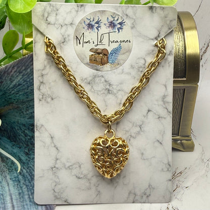 ✨Handmade Jewelry Designed to fit popular 17 to 20 cm (6 to 7 inch) Plushie Labubu Monster Dolls: add a stylish touch to your favorite plushie! ✨

Gold Filigree Design Puffy Heart Charm Necklace