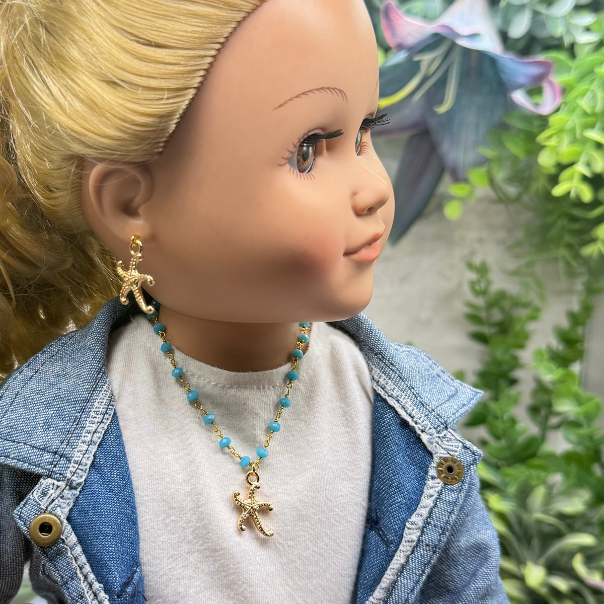 ✨Handmade Doll Jewelry Designed to Fit popular 18 Inch Fashion Dolls: add a little “Summer Fun ☀️ Beachy Style 🏝️” to your favorite doll!✨

Gold Starfish Charm Turquoise Blue Glass Beaded Doll Necklace & Earrings