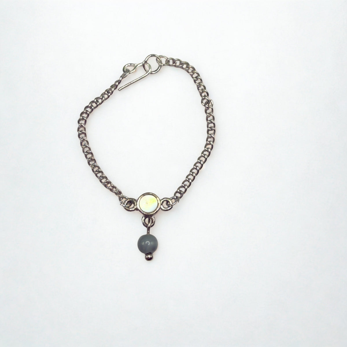 ✨ Handmade Doll Jewelry Designed to Fit popular 14 Inch Fashion Dolls: add a stylish touch to your favorite doll!✨

Gray Bead Drop Charm MOP Look Doll Necklace