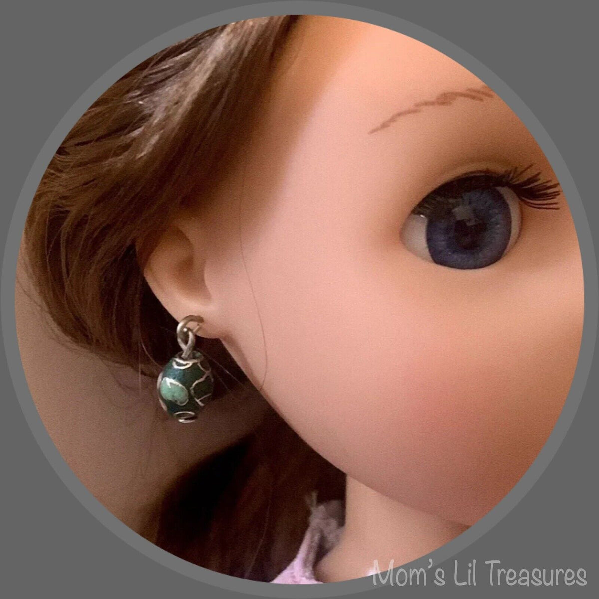 ✨ Handmade Doll Jewelry Designed to Fit popular 14 Inch Fashion Dolls: add a stylish touch to your favorite doll!✨

Green cloisonné Bead with flower design dangle doll earrings.