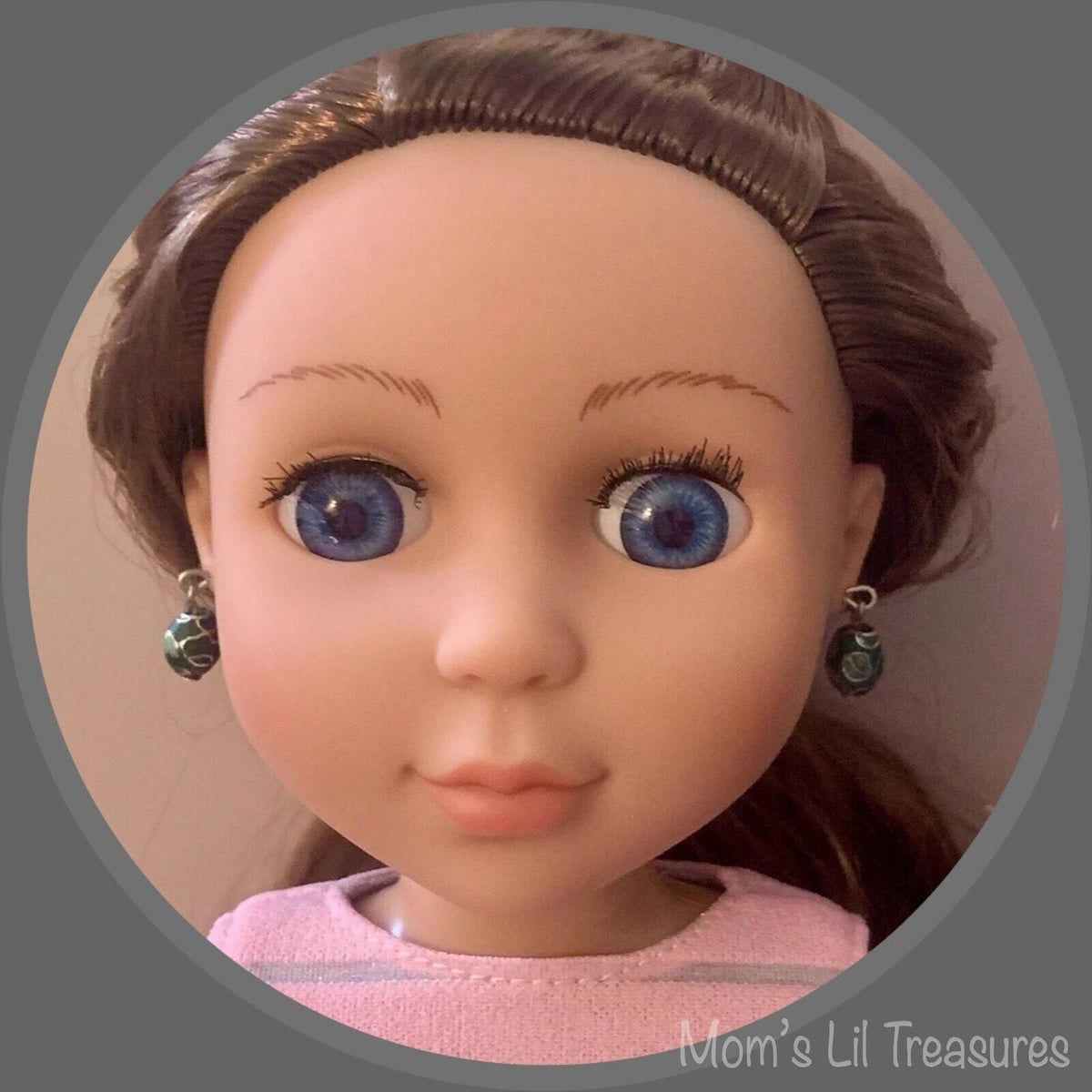 ✨ Handmade Doll Jewelry Designed to Fit popular 14 Inch Fashion Dolls: add a stylish touch to your favorite doll!✨

Green cloisonné Bead with flower design dangle doll earrings.