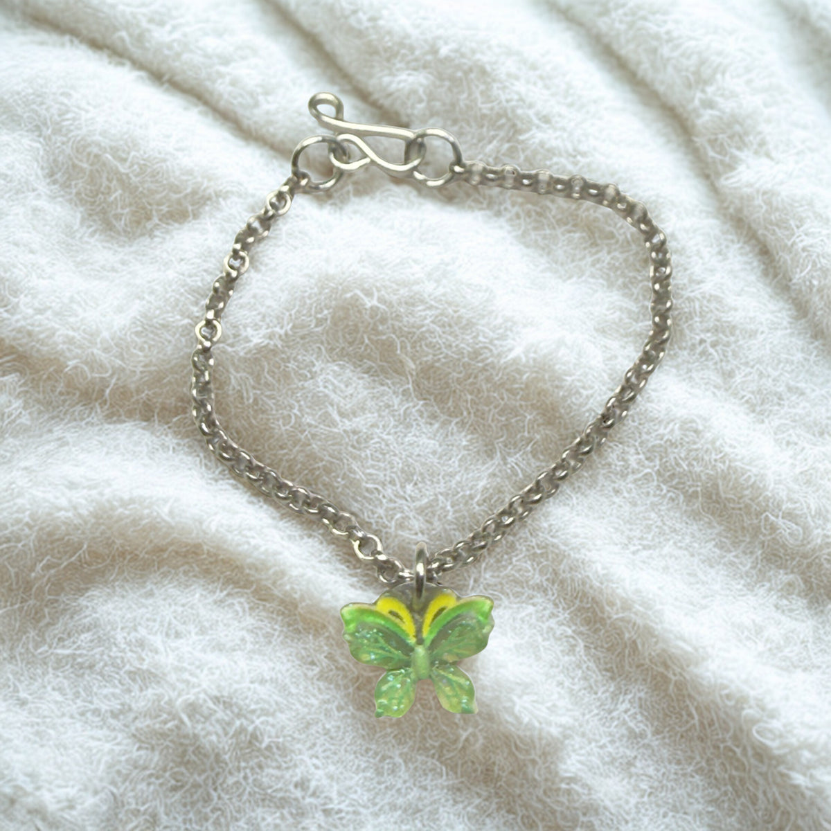 ✨ Handmade Doll Jewelry Designed to Fit popular 14 Inch Fashion Dolls: add a stylish touch to your favorite doll!✨

Green Yellow Butterfly Charm Silver Doll Necklace
