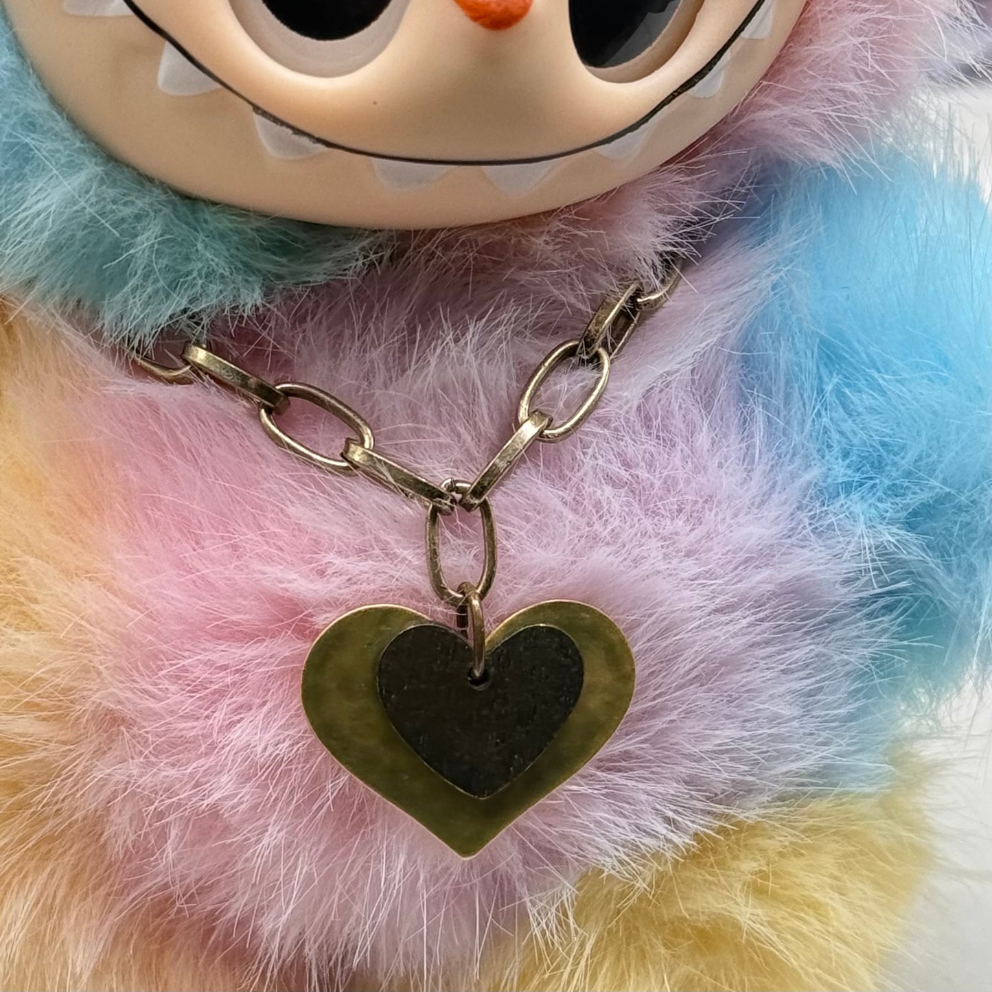 ✨Handmade Jewelry Designed to fit popular 17 to 20 cm (6 to 7 inch) Plushie Labubu Monster Dolls: add a stylish touch to your favorite plushie! ✨

Hammered 2 Tone Bronze Heart Charm Chunky Oval Link Necklace
