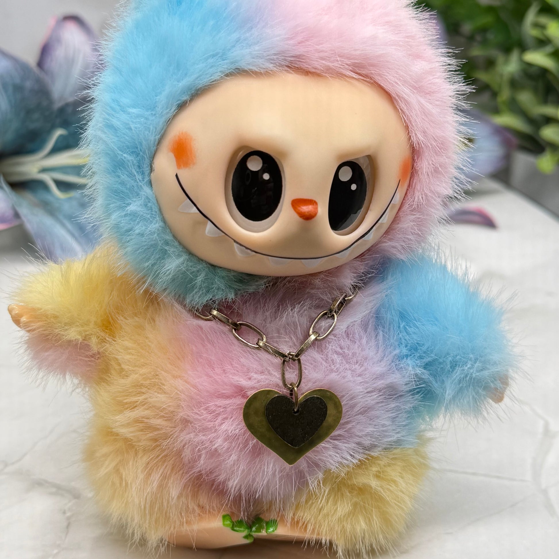 ✨Handmade Jewelry Designed to fit popular 17 to 20 cm (6 to 7 inch) Plushie Labubu Monster Dolls: add a stylish touch to your favorite plushie! ✨

Hammered 2 Tone Bronze Heart Charm Chunky Oval Link Necklace
