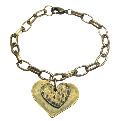 ✨Handmade Jewelry Designed to fit popular 17 to 20 cm (6 to 7 inch) Plushie Labubu Monster Dolls: add a stylish touch to your favorite plushie! ✨

Hammered 2 Tone Bronze Heart Charm Chunky Oval Link Necklace

