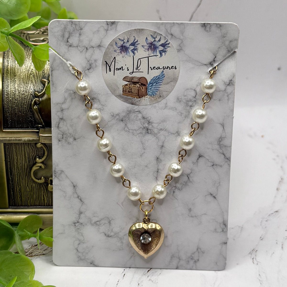 ✨Handmade Doll Jewelry Designed to Fit popular 18 Inch Fashion Dolls: add a stylish touch to your favorite doll!✨

Heart Charm w/ Rhinestone Center Pearl Beaded Gold Doll Necklace
