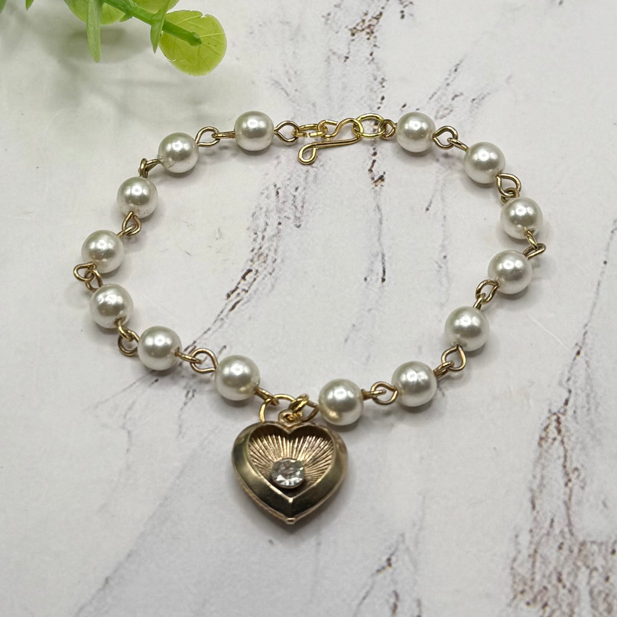 ✨Handmade Doll Jewelry Designed to Fit popular 18 Inch Fashion Dolls: add a stylish touch to your favorite doll!✨

Heart Charm w/ Rhinestone Center Pearl Beaded Gold Doll Necklace
